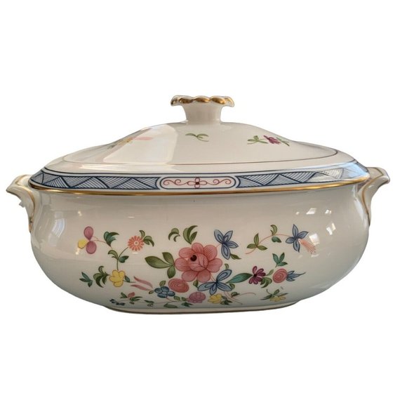 WEDGWOOD Montcalm Covered Vegetable Dish/ Tureen England - Picture 2 of 8